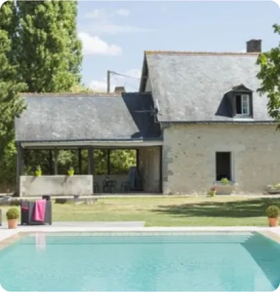 piscine miroir à Argenton-sur-Creuse près de Châteauroux dans l'Indre 36